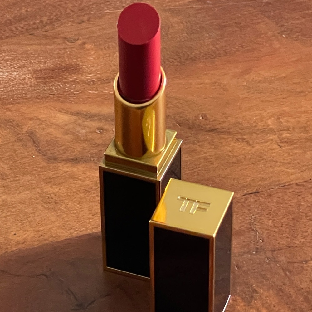 TOM FORD